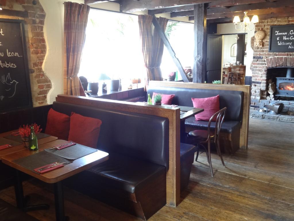 The Dove Inn Micheldever Exterior foto